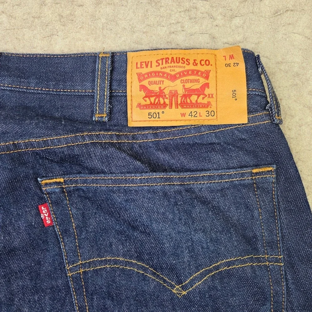 Levi's 501 Regular Straight Fit Button Fly Jeans Mens 42x30 Dark Wash